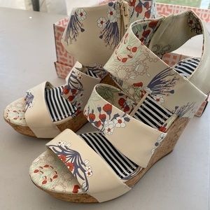 New Giani Bini wedge shoes